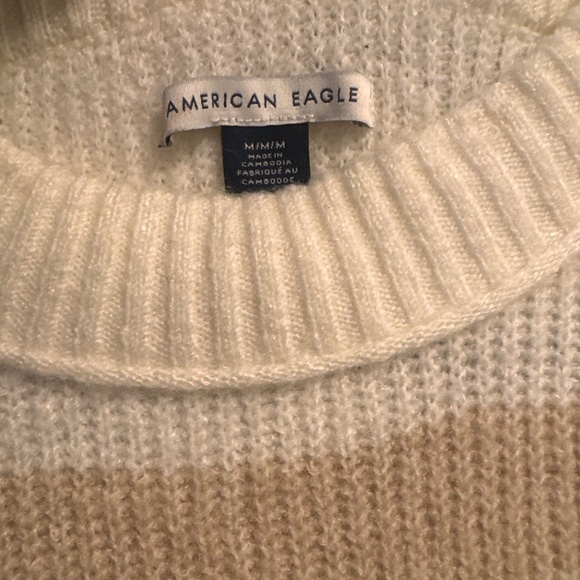 American Eagle Striped Sweater Size M White Tan Cozy Lightweight - Picture 3 of 5